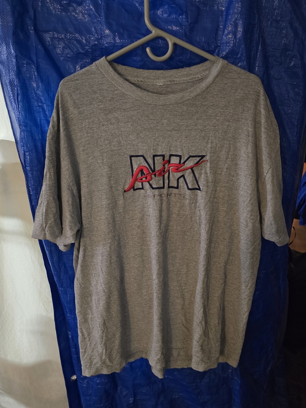 Nike Gray Crewneck T-Shirt with Red Accent Logo; Size XL